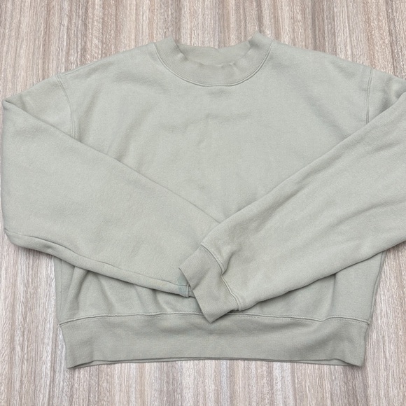 Aritzia Tops - Aritzia TNA COZY AF cropped fleece size large light tan color